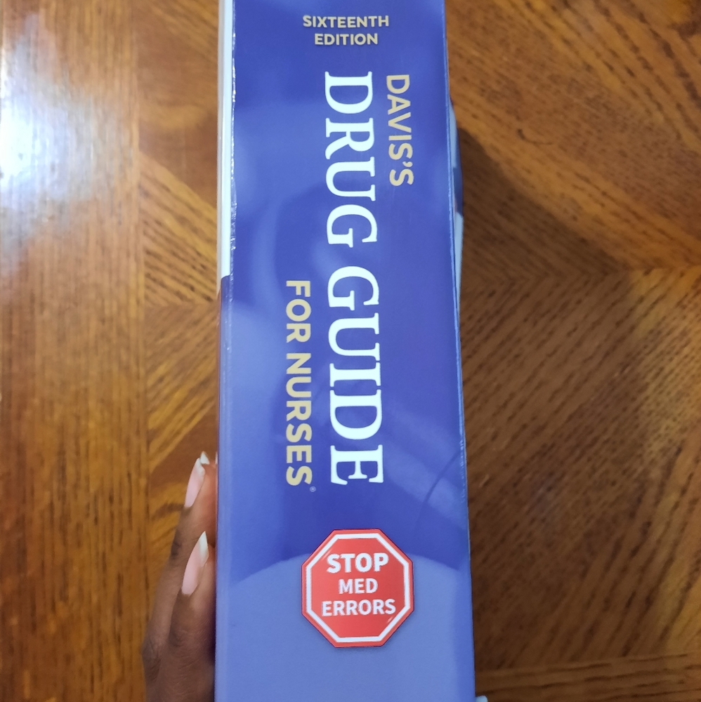 🌸 Davis's Drug Guide 16th Edition - Picture 3 of 5